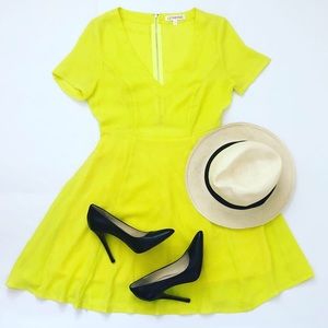 HP🎉Letherbe Green Lime Dress 👗 Small Size